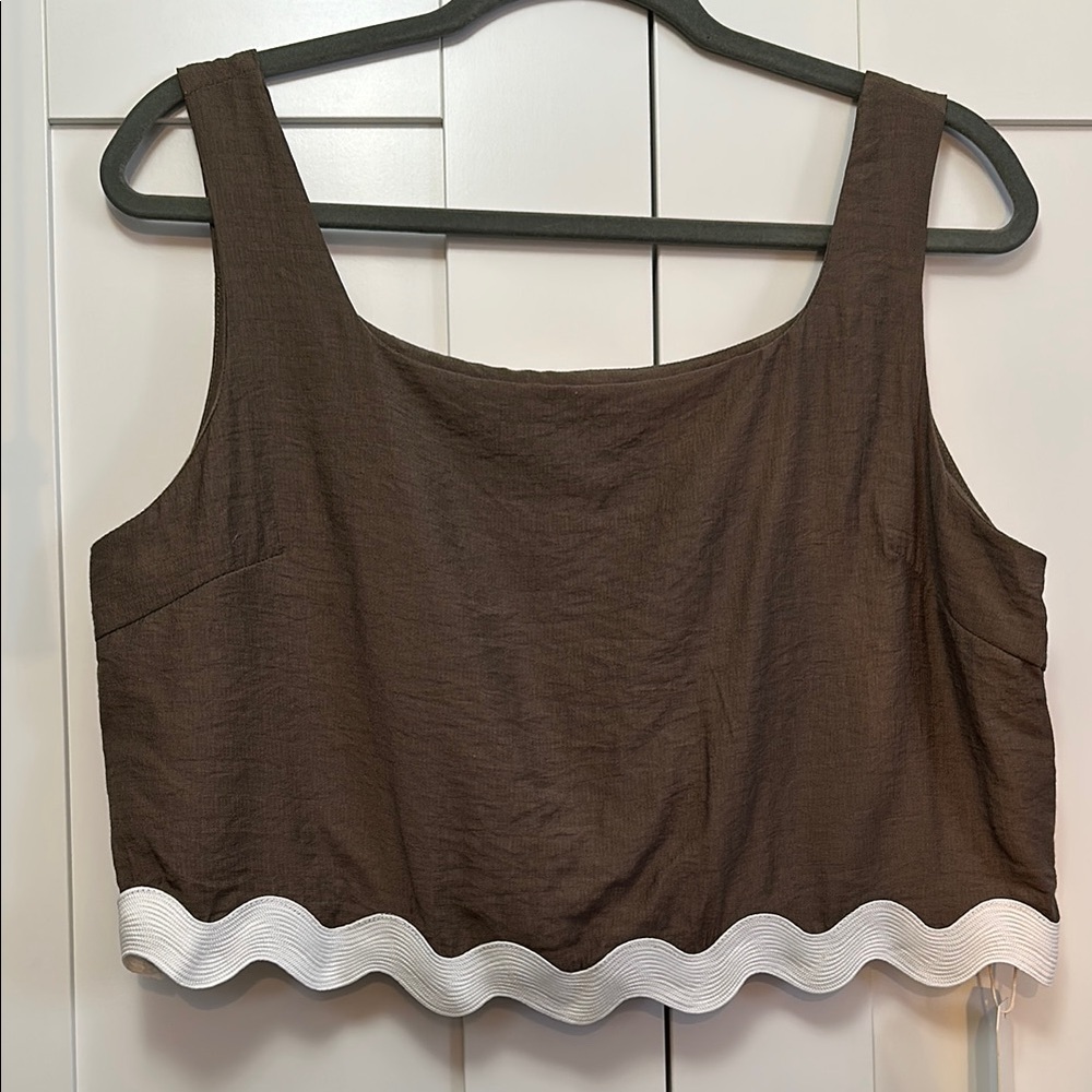 Brown Sleeveless Half Top with White Trim Accent Sz LG NEW!